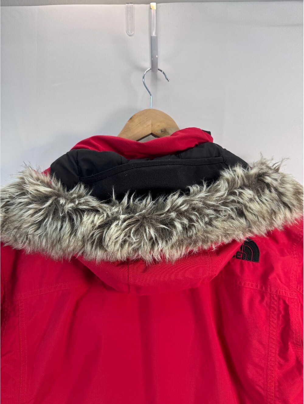 The North Face McMurdo 550 Down HyVent Fur Hood Parka Red Men's Small Gorpcore - Picture 12 of 14